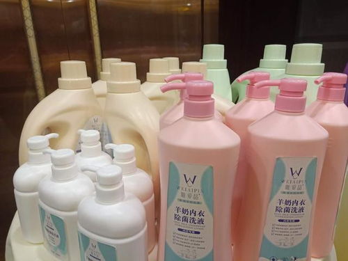 萬源成都商會走訪鴻利亮彩日用品，助力企業(yè)復(fù)工復(fù)產(chǎn)